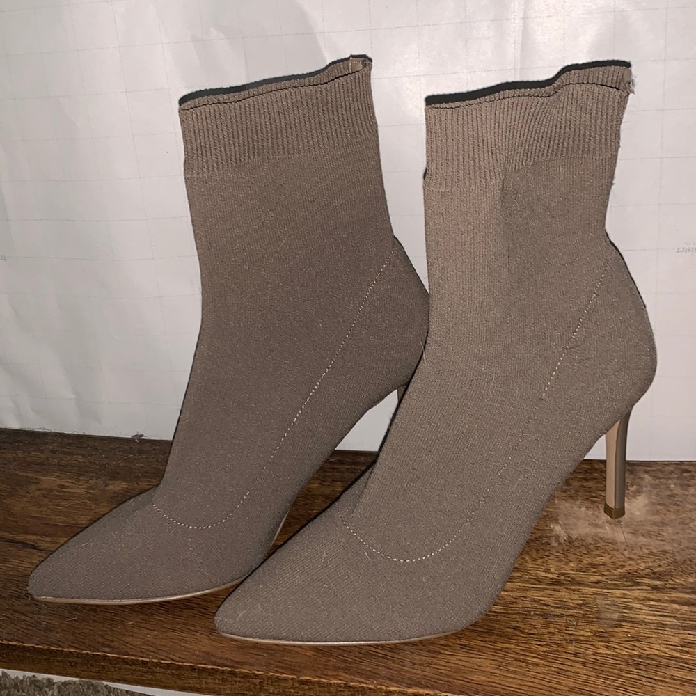 Bootie socks. Color taupe